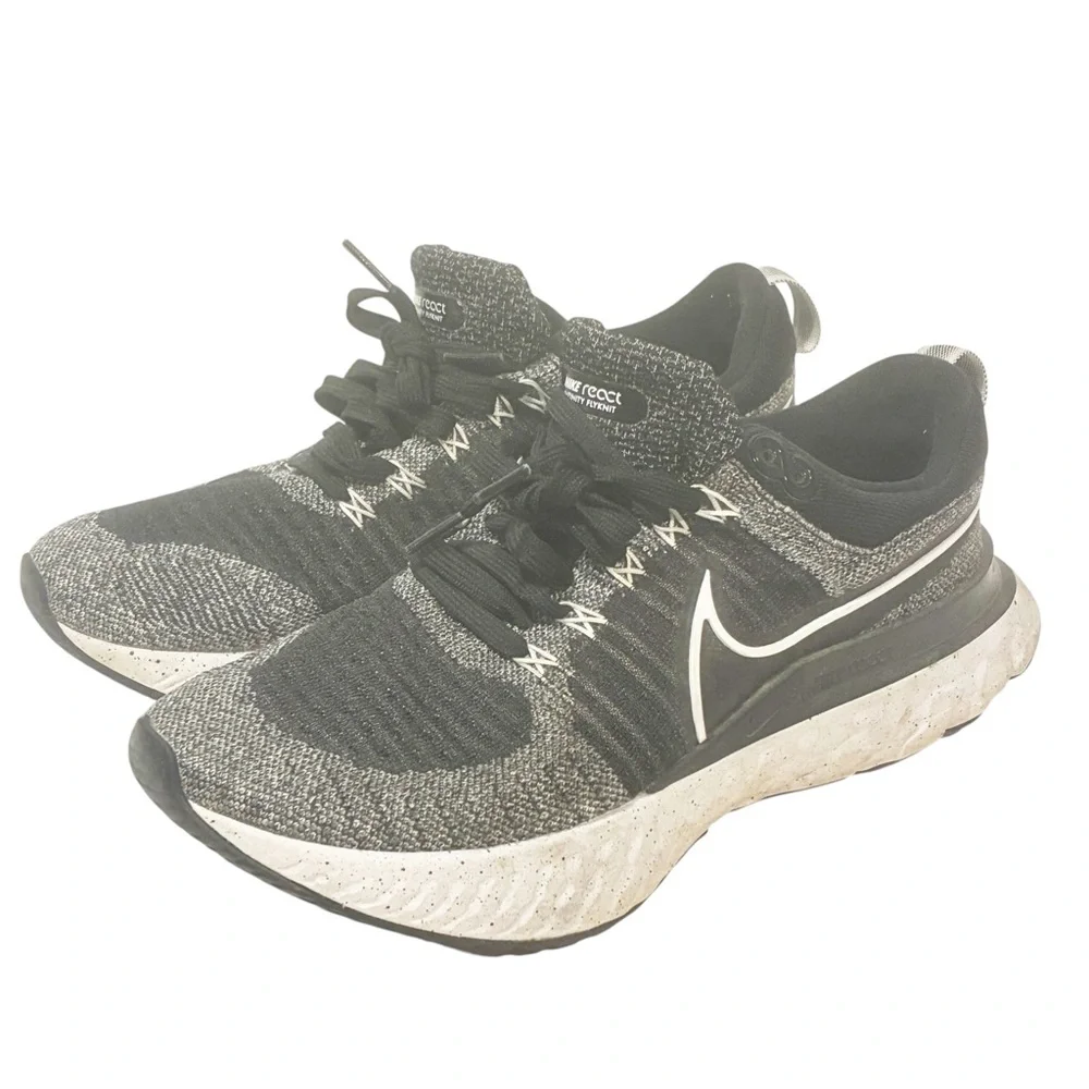 Nike Men’s 9.5 React Infinity Run Flyknit 2 Oreo White Black Low Top Sneaker